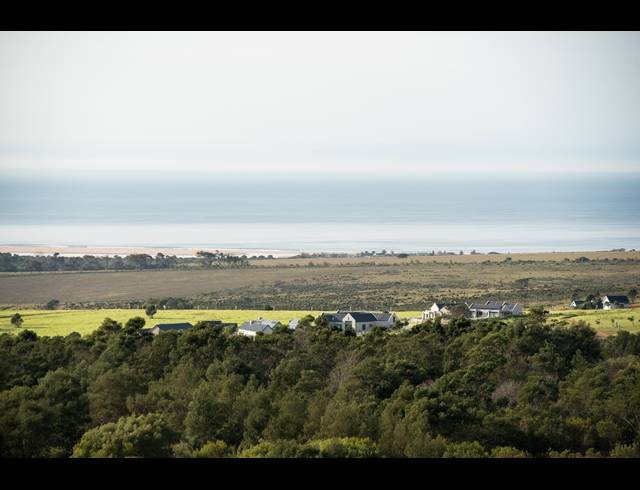 2,500M² VACANT LAND FOR SALE IN KABELJAUWS